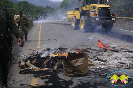 Indígenas bloquearon la vía Alejandro Cabal Pombo aduciendo incumplimientos de la Alcaldía de Buenaventura