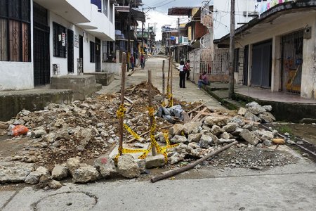 Hidropacífico avanza en la reposición de redes de alcantarillado en dos barrios de Buenaventura