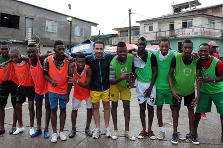 Ni&ntilde;os y jóvenes de Timbiquí, Cauca le apuestan al fútbol por la paz