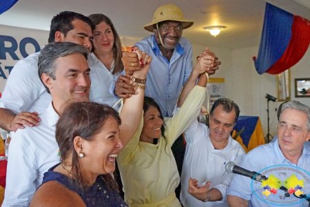 Centro Democrático entregó Aval a Elvia Lucy Abonce Branca