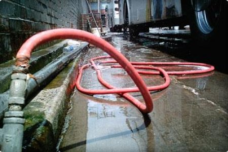 En plena Calamidad Pública por bajo caudal en acueducto, el servicio de carrotanques parece ser para unos pocos