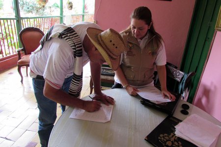 A familia víctima de Los Rastrojos en Bolívar (Valle), se le restituyen 1.267 hectáreas de tierra