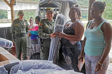 Departamento de Policía Valle  llegó al corregimiento de Bendiciones para entregar ayuda humanitaria