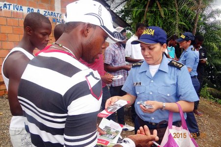 Futuros oficiales de la Reserva Naval unieron esfuerzos para ayudar a una comunidad de la zona insular de Buenaventura