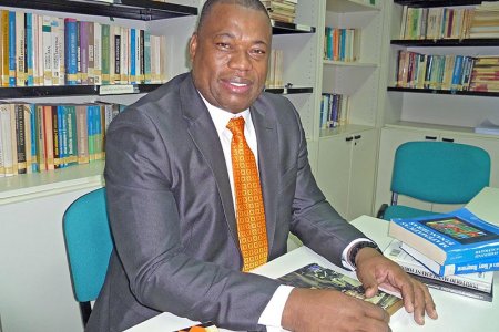 Hoja de vida y propuestas del candidato a rector de Unipacífico Edinson Caicedo Cerezo