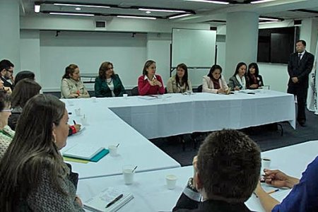 1.156 servidores públicos participan ya en el programa de bilingúismo que lidera Función Pública y el Sena