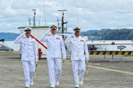 Despiden con honores al Jefe de Estado Mayor de la Fuerza Naval del Pacífico