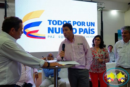 Gobierno Santos suscribe tres contratos de obra para la segunda calzada entre Buga y Buenaventura