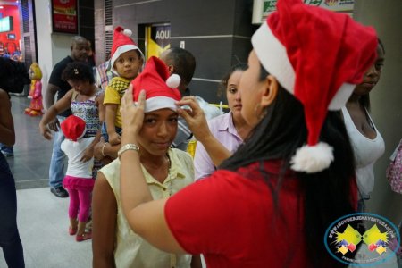 El Centro Comercial Viva Buenaventura el dio la Bienvenida a la Navidad