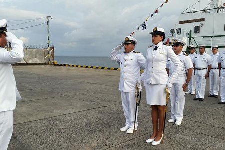 Primera mujer asume como comandante de un buque oceanográfico