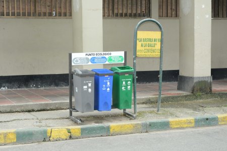 Establecimiento Público Ambiental instalará canecas de basura en lugares estratégicos de la ciudad