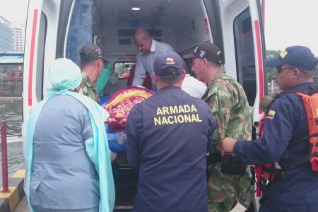 Armada Nacional evacua mujer indígena embarazada con problemas médicos