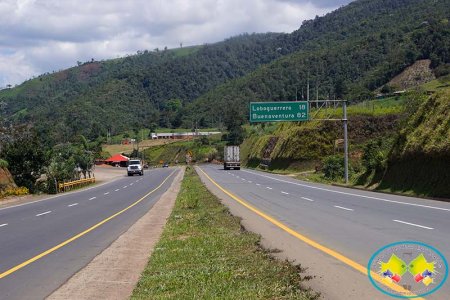 Acuerdan modificar horario de restricción en la vía Mediacanoa - Loboguerrero
