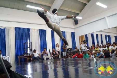 Fernando Monta&ntilde;o se presentó por primera vez en la Universidad del Pacífico
