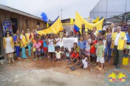 Club de Leones Buenaventura Monarca, entregó cancha de fútbol, parque infantil  y dos mejoramientos de vivienda en el barrio Miramar