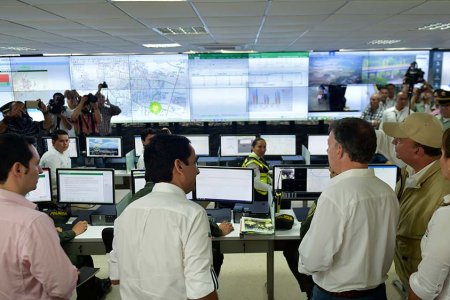Presidente Santos invita a alcaldes a incorporar las nuevas tecnologías para combatir inseguridad ciudadana