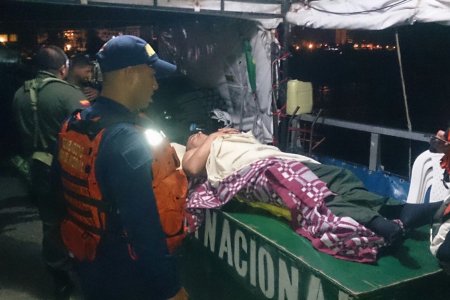 La Armada Nacional evacuó dos personas con problemas de salud en Bazán La Bocana