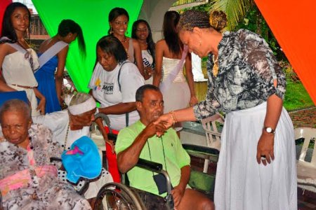 Gestora Social visitó el ancianato San José en compa&ntilde;ía de las aspirantes Reinado Se&ntilde;orita Buenaventura y los Embajadores del Reino de Jesús