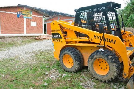 Secretaría de Infraestructura Vial inició trabajos de adecuación de terreno en la institución educativa Atanasio Girardot