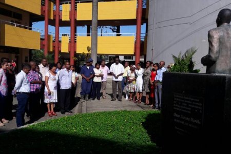 Con una eucaristía y una ofrenda floral, la Universidad del Pacífico, conmemoró los nueve a&ntilde;os de fallecimiento de su fundador