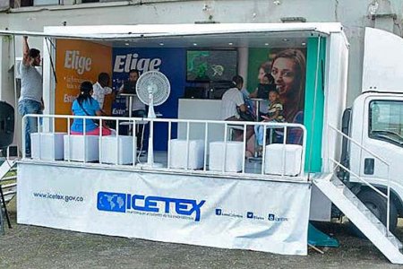 Se encuentra en Buenaventura la unidad móvil del ICETEX
