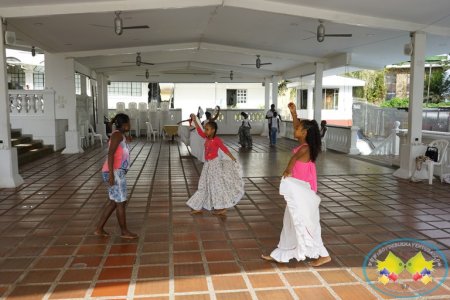 Avanza preparación de las 12 candidatas al Reinado Ni&ntilde;a Buenaventura 2016 en el X Festivalito