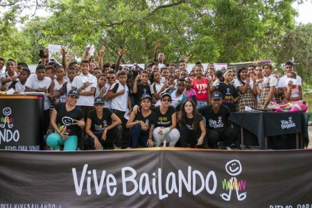 Vive Bailando y Puerto Aguadulce ponen a bailar a Buenaventura