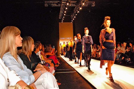 Exitosa pasarela ExpoGobernación, con calados y bordados del norte del Valle