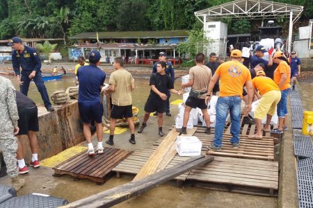 Armada Nacional brinda asistencia humanitaria a las comunidades de Bahía Solano, durante emergencia invernal
