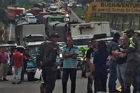 Afectada la movilidad y el comercio entre Buenaventura y el interior del país