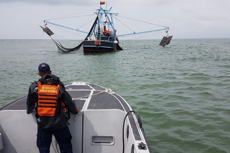 Localizan y detienen embarcación realizando faena de pesca ilegal en el Parque Nacional Natural Uramba Bahía Málaga