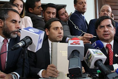 Refrendación será de cara al país y sin 'pupitrazos': Presidente del Senado