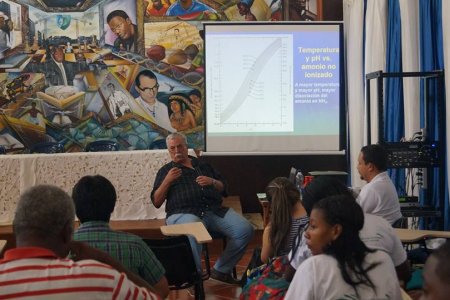 El taller de acuicultura marina en la Unipacífico recibió una calificación positiva por parte de los estudiantes