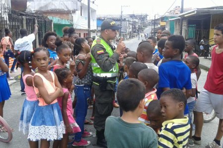 La Policía Nacional realiza campa&ntilde;a de prevención “Si Prendes Pólvora Apagas la Navidad”