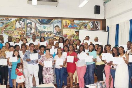 80 líderes se graduaron del diplomado en 'Políticas Públicas para las Víctimas' en la Unipacífico