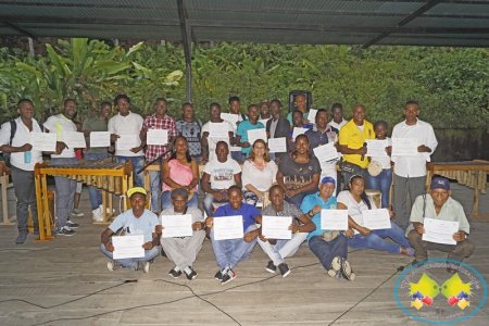 El viernes 16 de diciembre la Dirección Técnica de Cultura realizó la clausura del proyecto de lutería en instrumentos tradicionales