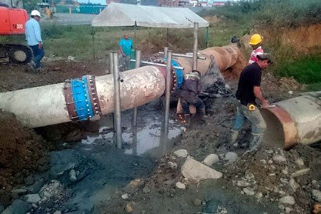 Fue reparado el da&ntilde;o en tubería matriz de 27 pulgadas en la vía alterna