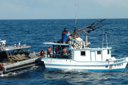 Armada Nacional detiene barco costarricense con pesca ilegal