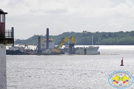 Comenzaron labores de extracción del buque SS Tritonia