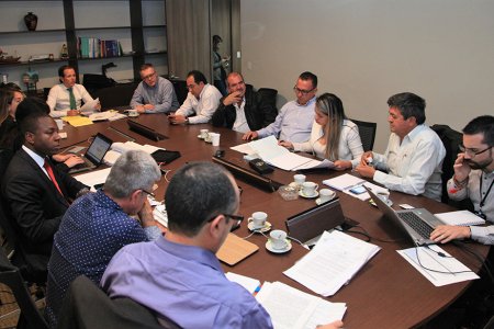 Ministerio de Transporte y Cruzada Nacional Camionera informan que no hay paro de transportadores