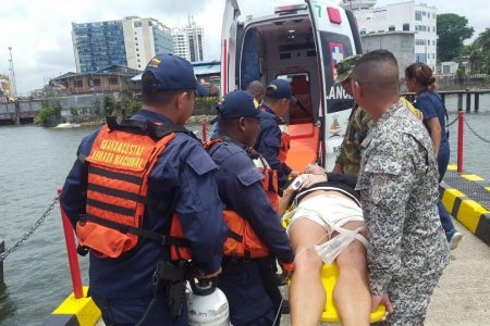 Armada Nacional evacua ciudadano extranjero en Buenaventura