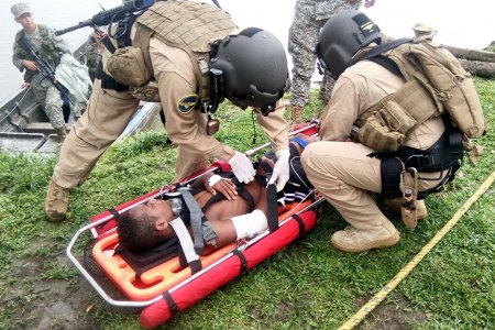La Armada Nacional evacuó menor de edad herido al parecer por integrantes del ELN