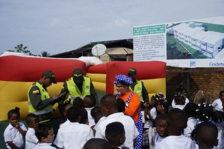 Policía Nacional fortalece actividades sociales con las comunidades en Buenaventura y el Valle del Cauca