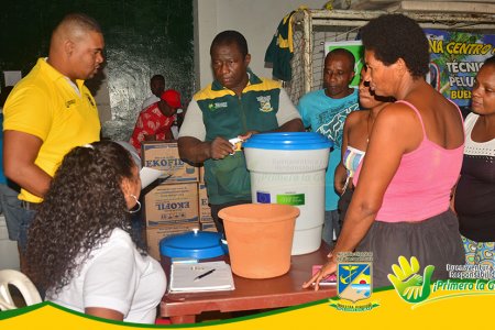 La comunidad de Cabeceras, bajo San Juan recibió tanques de almacenamiento de agua y filtros para su purificación