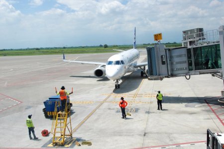 Pasajeros estrenaron el nuevo muelle internacional del aeropuerto Alfonso Bonilla Aragón