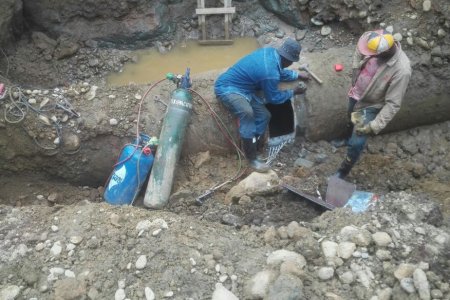Avanza reparación de da&ntilde;o en tubería matriz de agua de 39 pulgadas en planta de Venecia