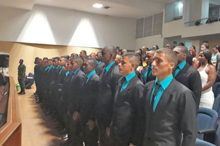 45 Auxiliares Bachilleres de Policía culminaron su servicio a la comunidad