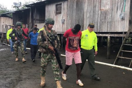Fueron capturados 4 presuntos integrantes del “clan del golfo” en Bahía Solano, Chocó