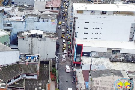 Conductores se quejan por huecos en las vías céntricas de Buenaventura