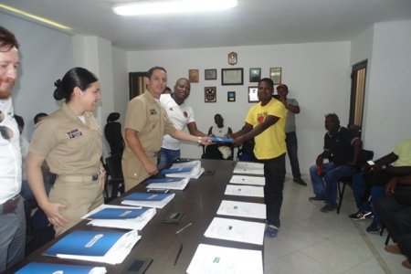 Matrículas para embarcaciones de pesca artesanal fueron entregadas por Dimar en Tumaco